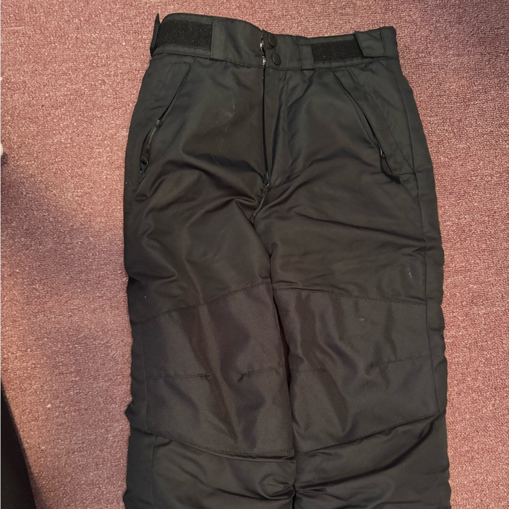 Very good condition, no tears or rips